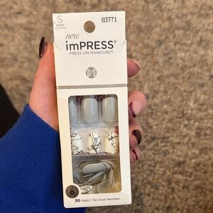 imPRESS KNOCK OUT Press-On Manicure